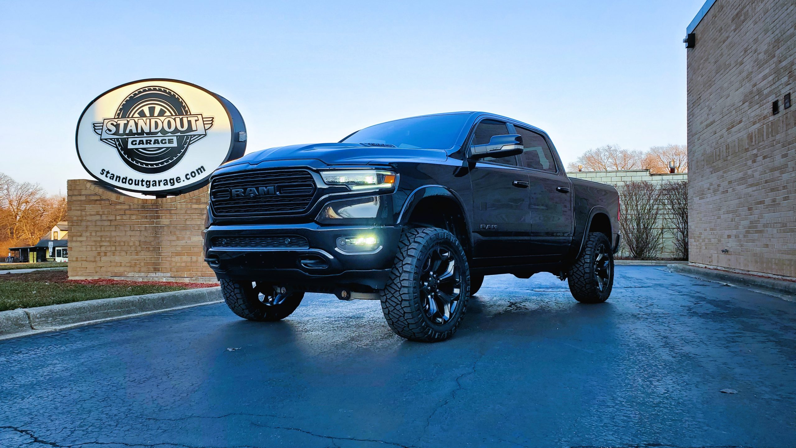 RAM Air Ride Lift Kit - Standout Garage